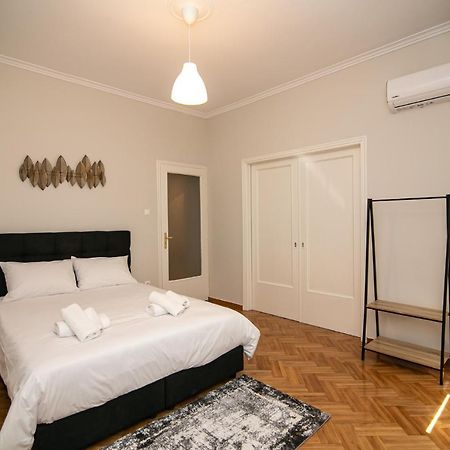 Nobili Guesthouse Атина Екстериор снимка
