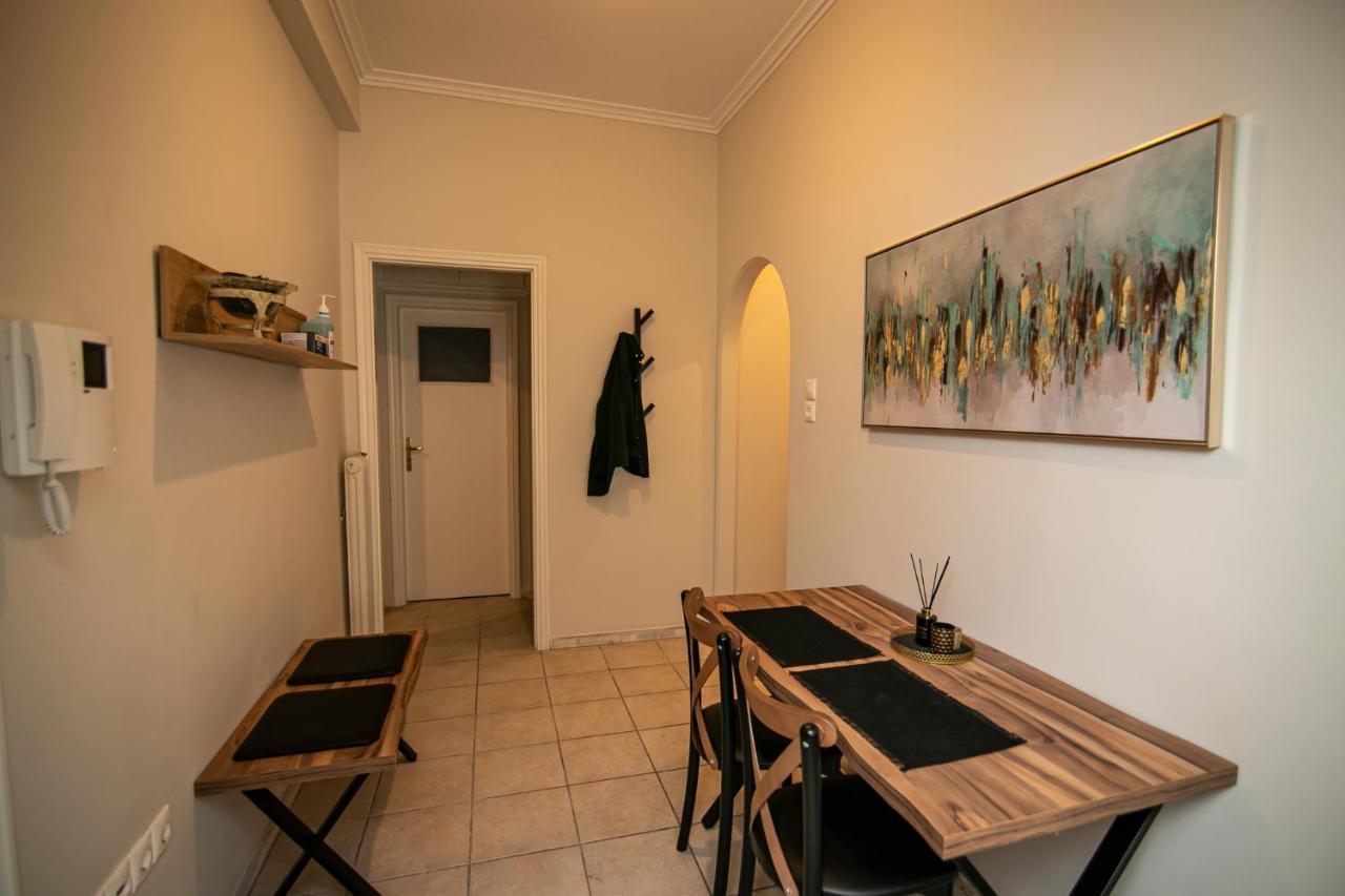 Nobili Guesthouse Атина Екстериор снимка
