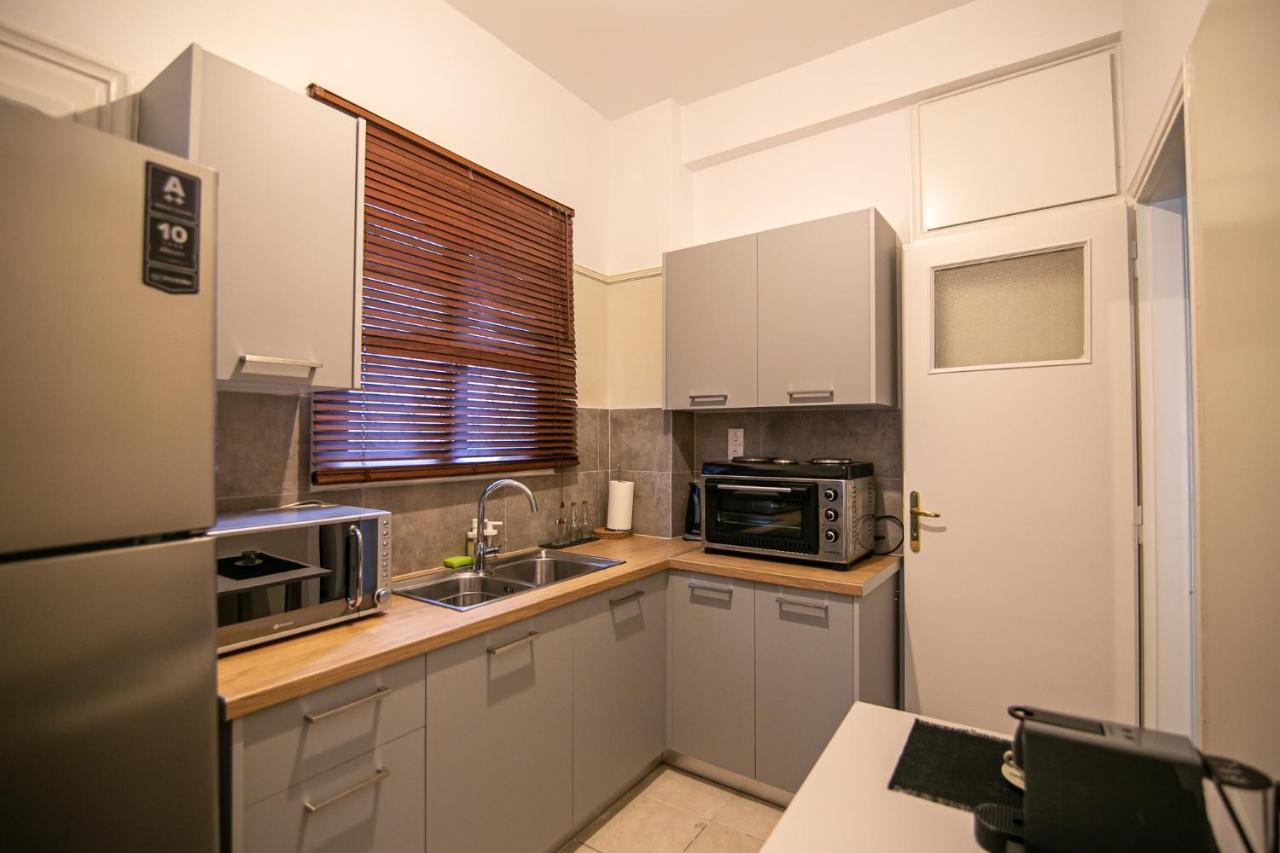 Nobili Guesthouse Атина Екстериор снимка